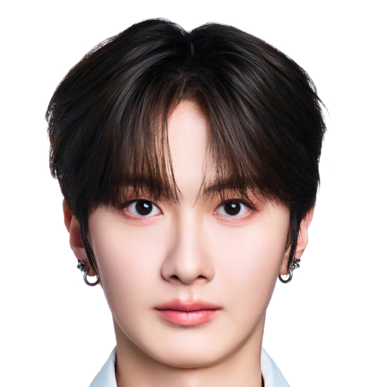 カク・ドンミン